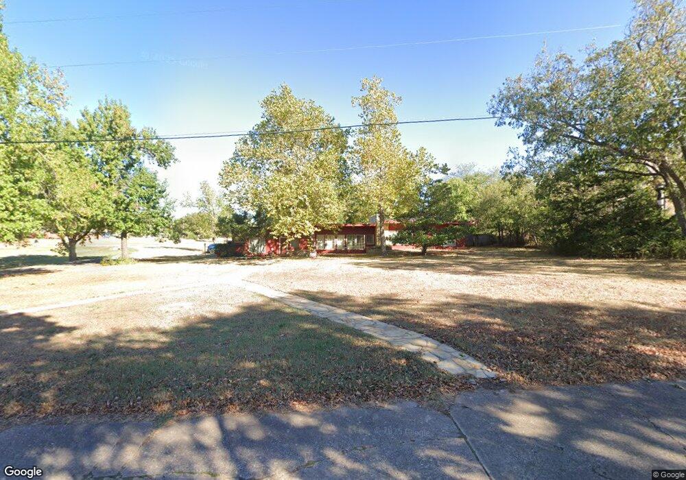 126 E Elizabeth St, Shawnee, OK 74804 - photo 1