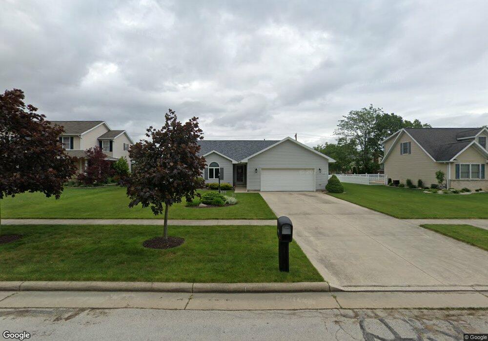 304 Woodpointe Dr, Woodville, OH 43469 - photo 1