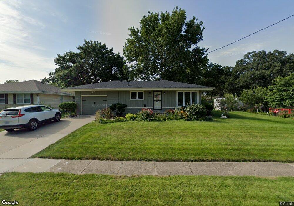 3712 Crestmoor Place, Des Moines, IA 50310 - photo 1