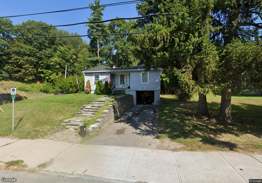 613 Hoosick Rd, Troy, NY 12180 - photo 1