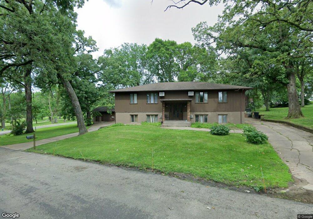 233 Harnett St NW, Cedar Rapids, IA 52405 - photo 1