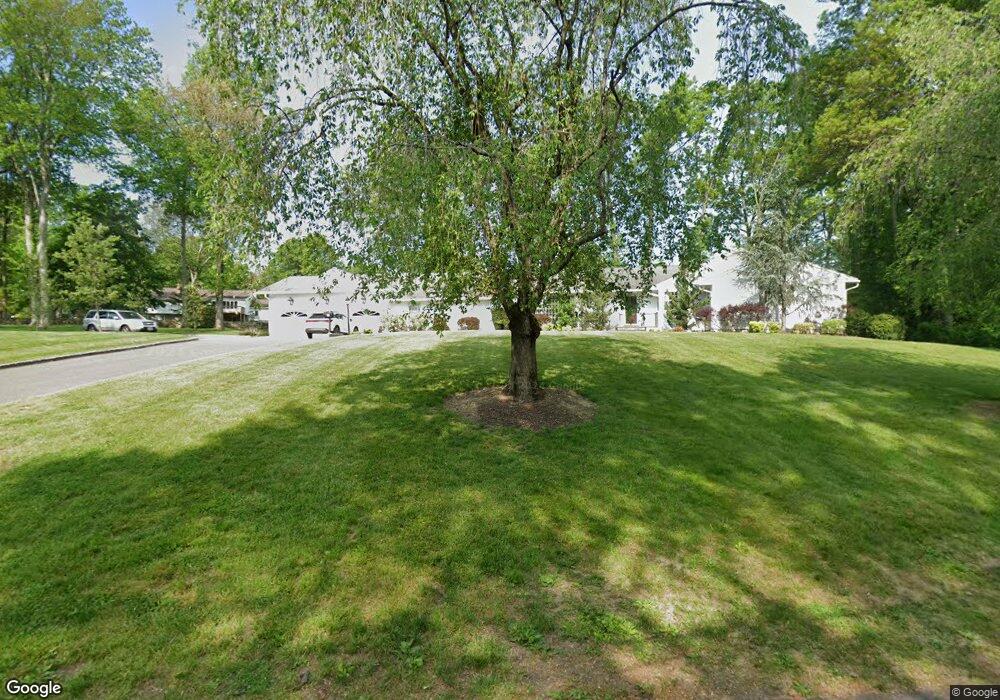 61 Suzanne Cir, Trumbull, CT 06611 - photo 1