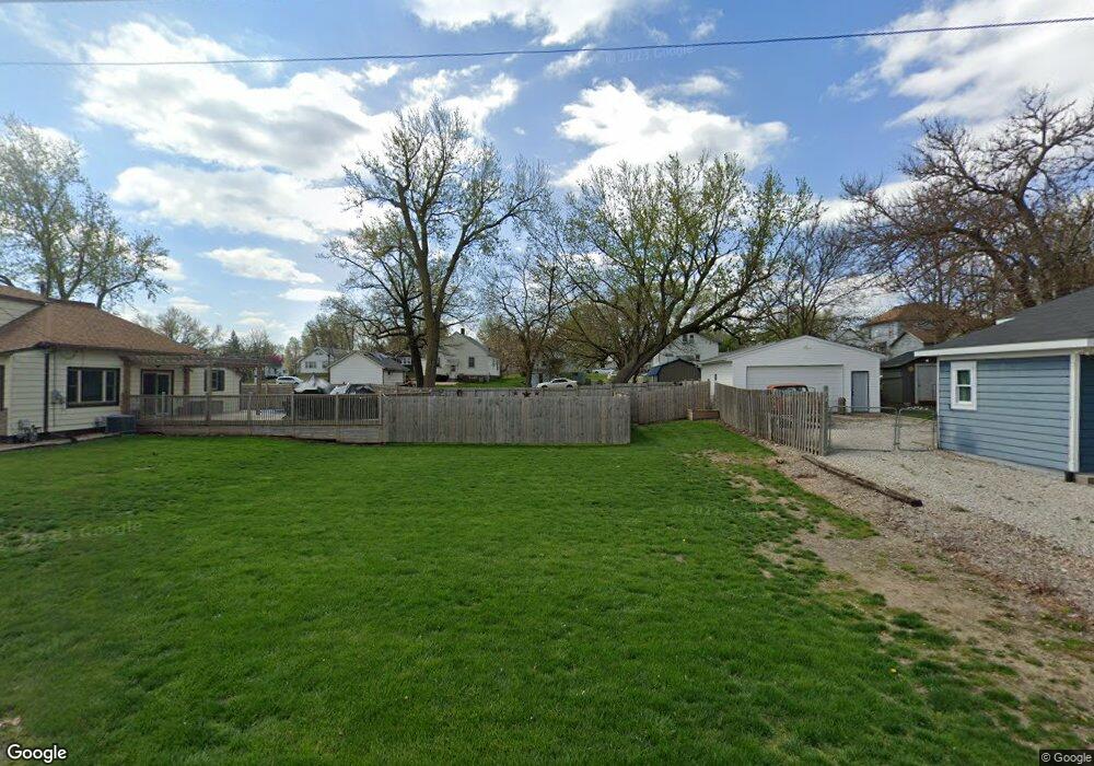 819 N 2nd Ave E, Newton, IA 50208 - photo 1