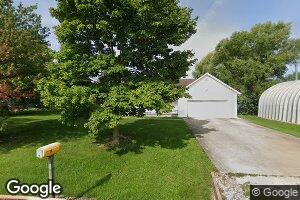 305 N Elm St, Bowen, IL 62316