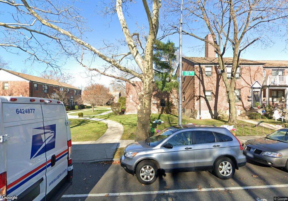 19639 73rd Ave, Fresh Meadows, NY 11366 - photo 1