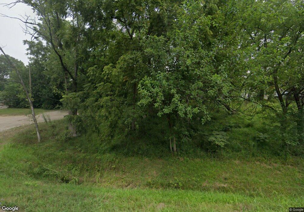 5314 N Koerner Rd, Peoria, IL 61615 - photo 1