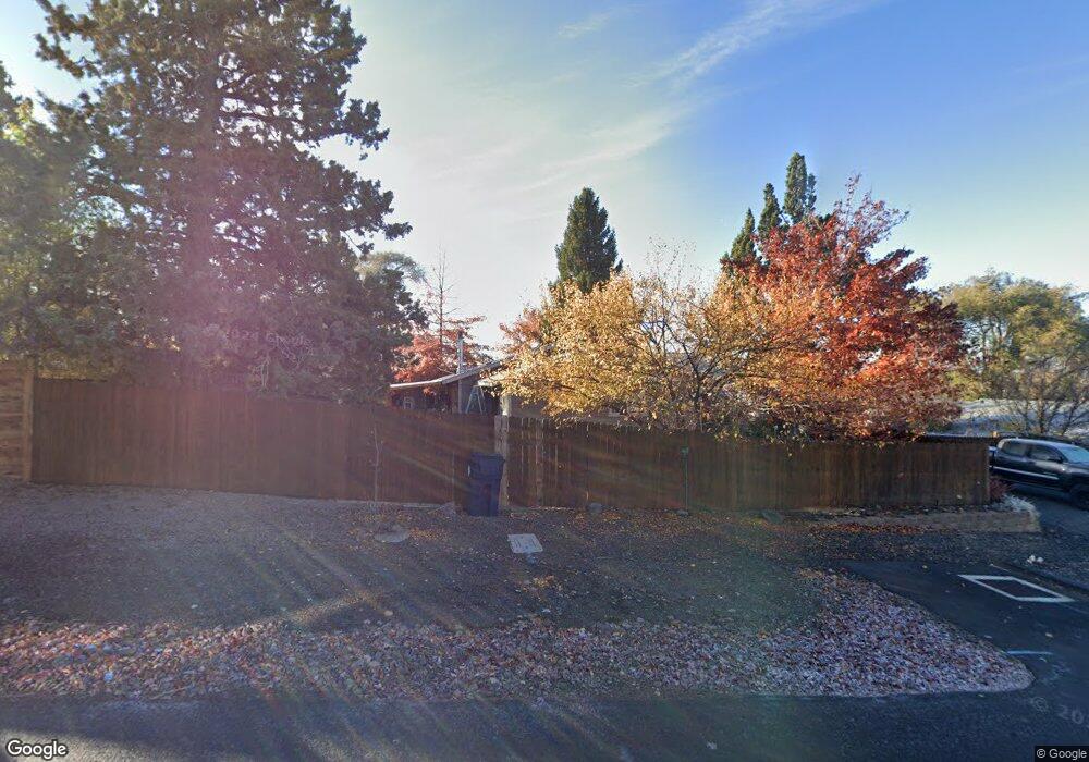 4610 SW Volcano Ave, Redmond, OR 97756 - photo 1