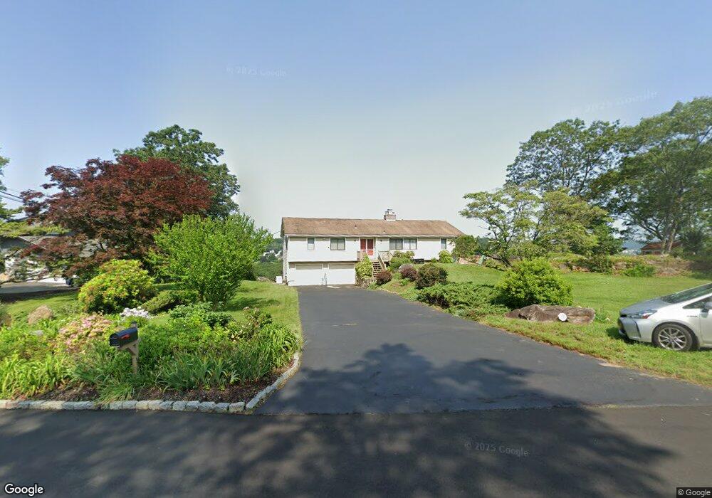 656 High Ridge Rd, Orange, CT 06477 - photo 1