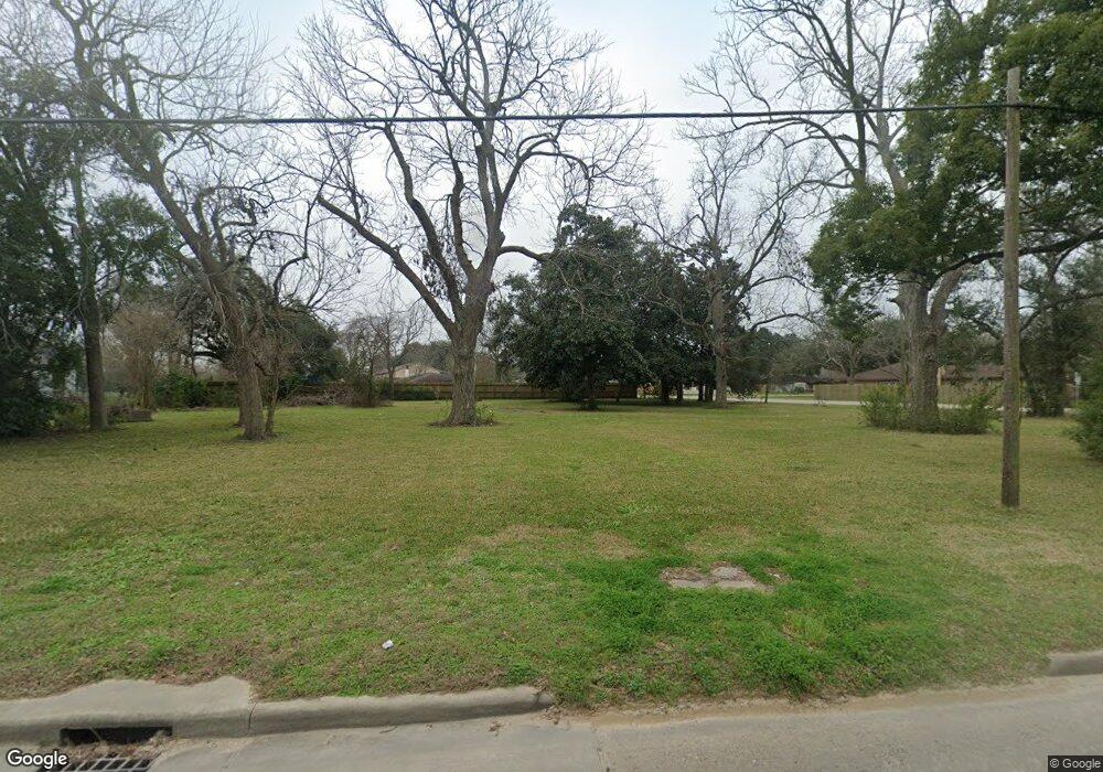 500 E South St, Alvin, TX 77511 - photo 1