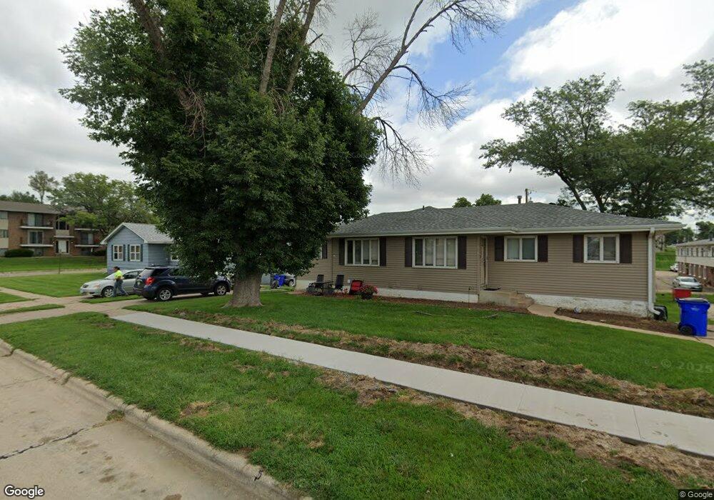 2211 Kenrich Dr SW, Cedar Rapids, IA 52404 - photo 1