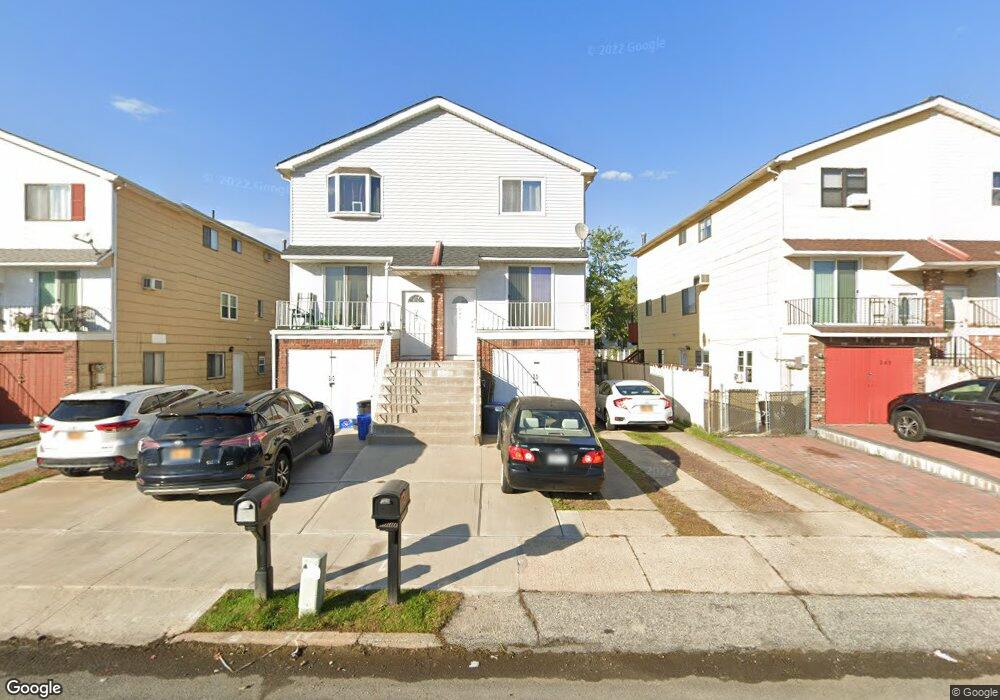 245 Regis Dr, Staten Island, NY 10314 - photo 1