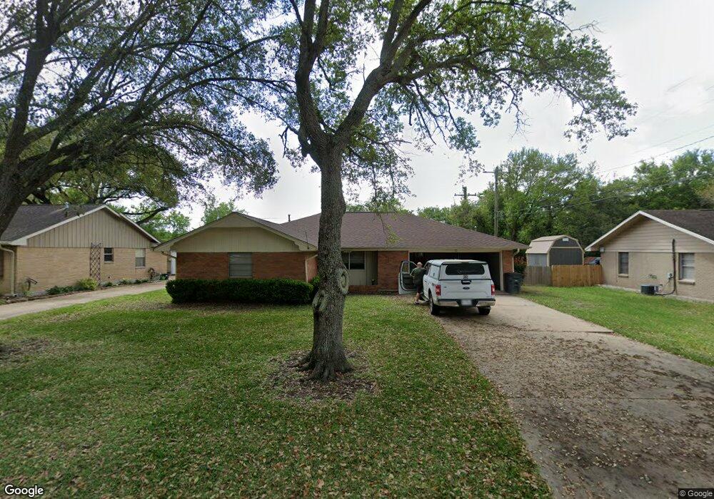 2308 Hillcrest Dr, Bay City, TX 77414 - photo 1