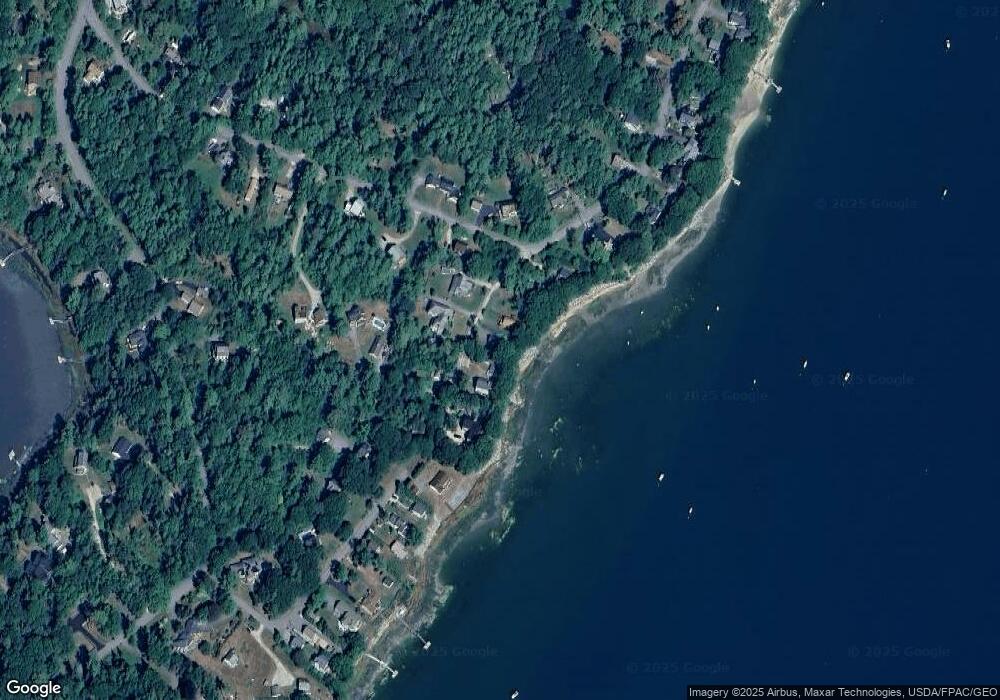 54 Maquoit Dr, Freeport, ME 04032 - photo 1