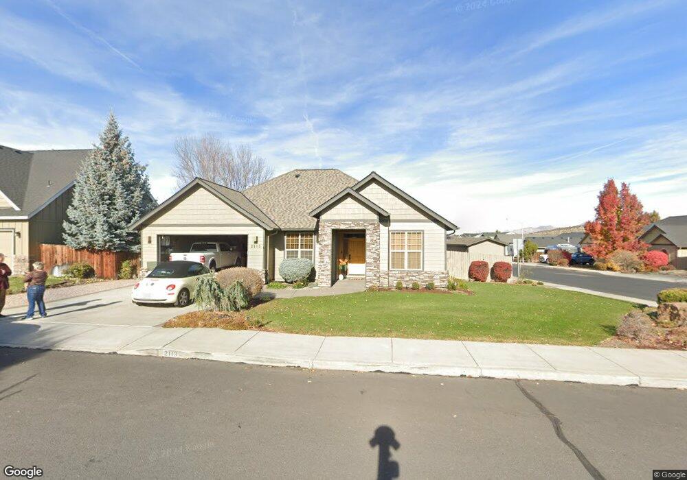 2113 NW Sterling Ave, Redmond, OR 97756 - photo 1