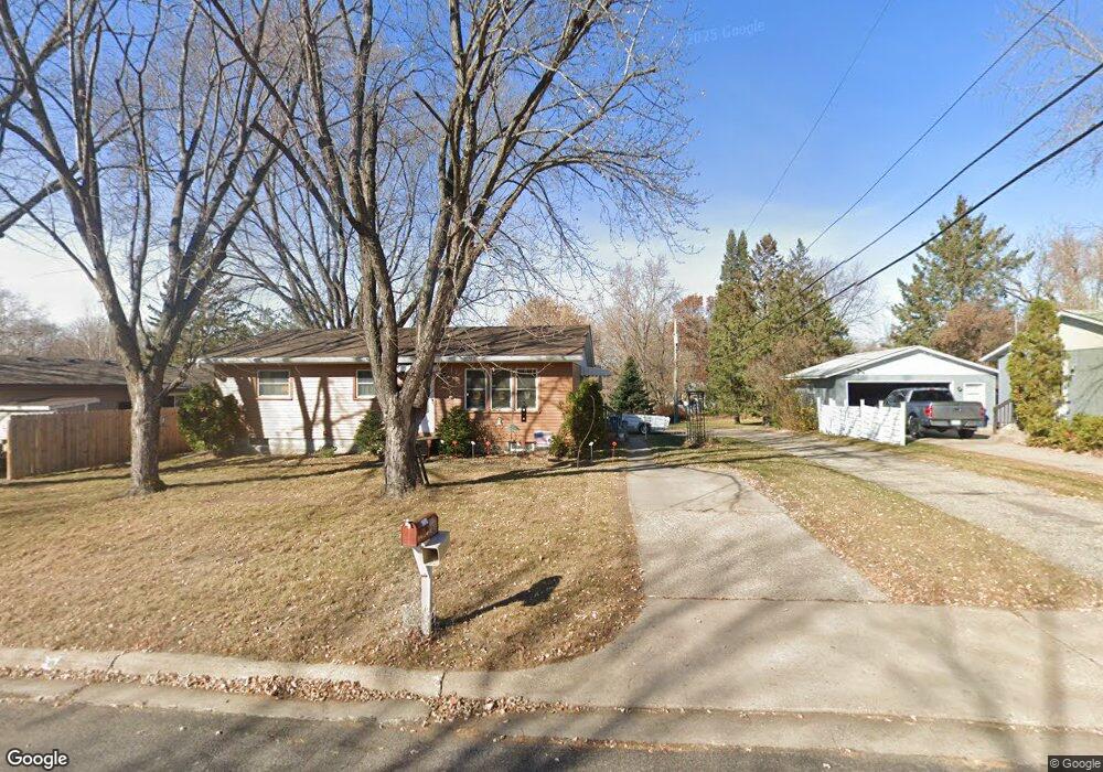 909 4th St N, Sauk Rapids, MN 56379 - photo 1