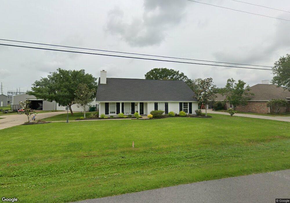 615 N Lake Ct, Lake Charles, LA 70605 - photo 1