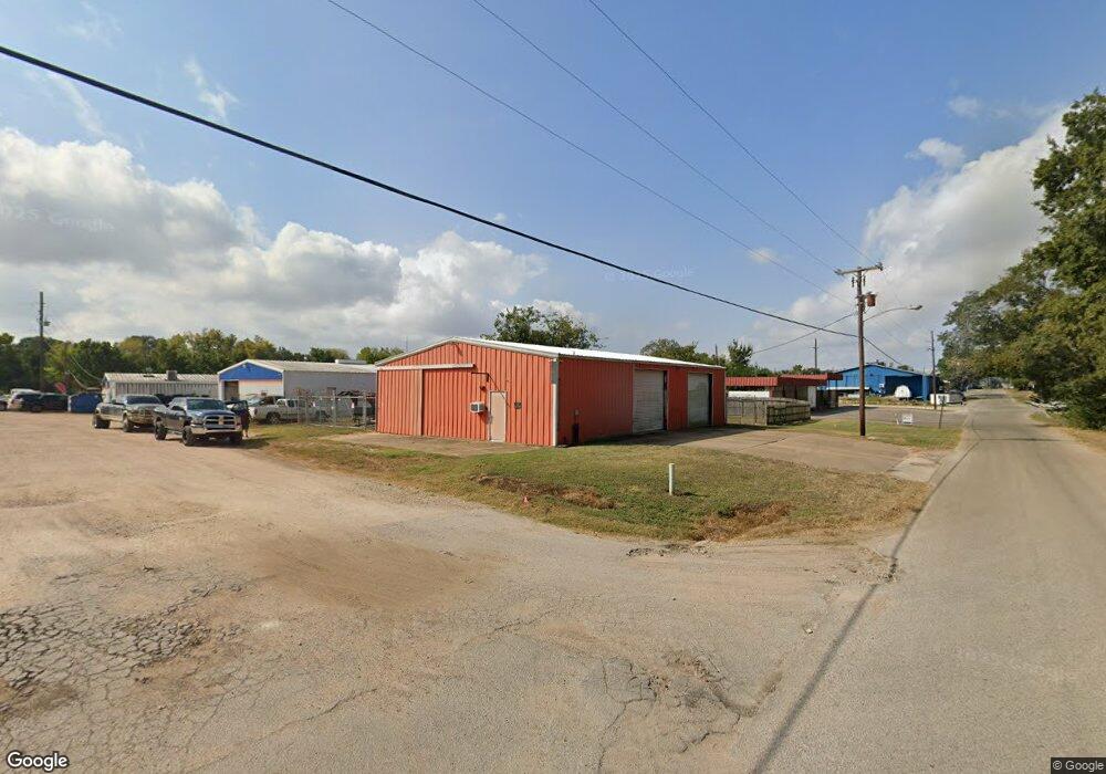1915 Mills St, Waller, TX 77484 - photo 1