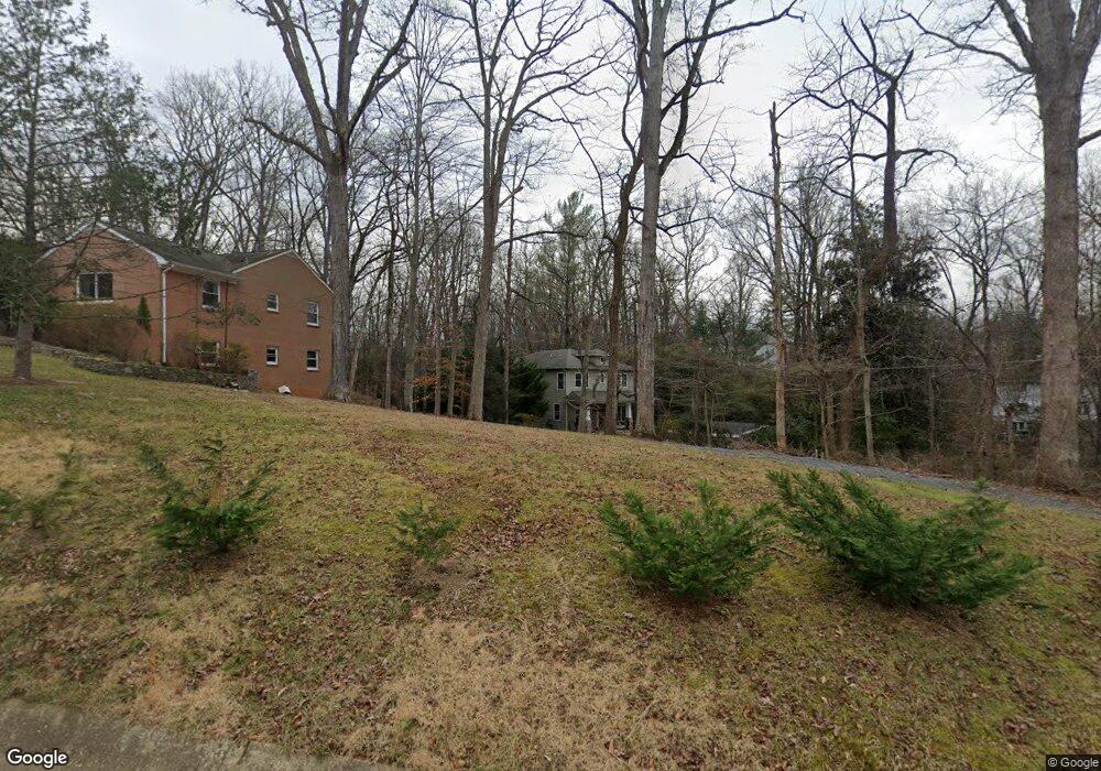 941 Saigon Rd, McLean, VA 22102 - photo 1