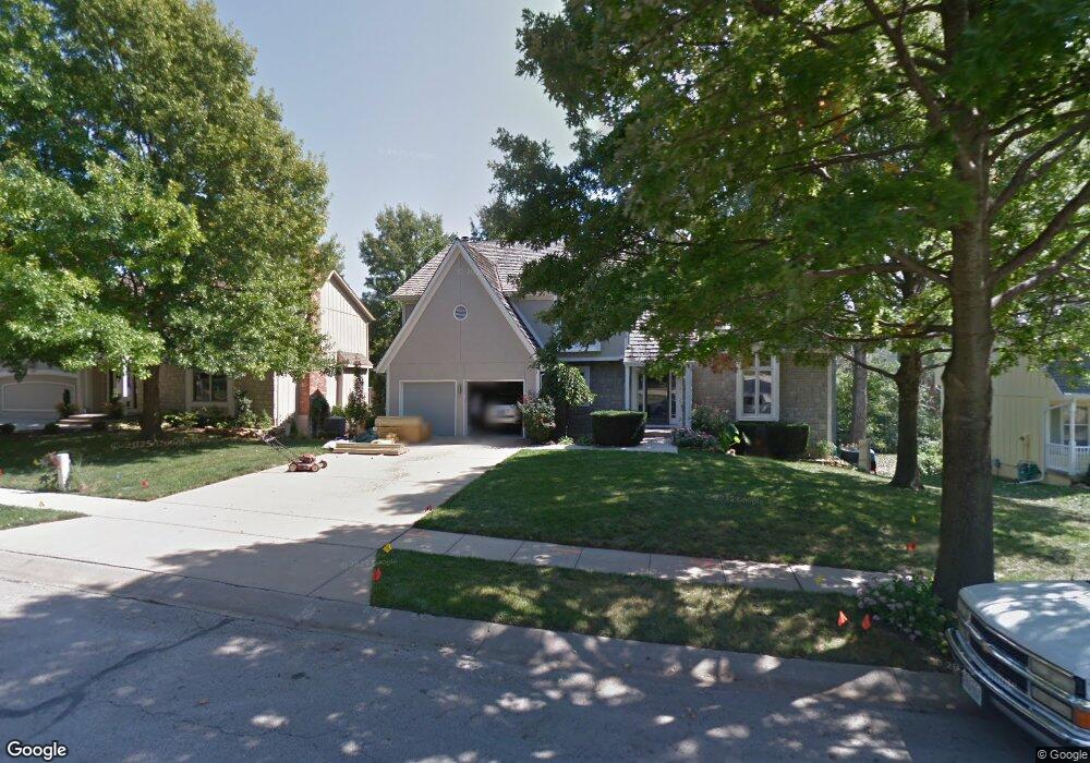 7121 Summit St, Shawnee, KS 66216 - photo 1