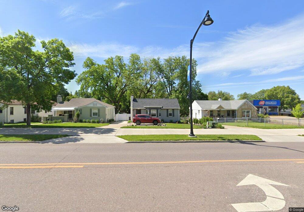 6814 University Ave, Windsor Heights, IA 50324 - photo 1