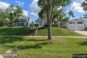 1955 B Ave NE, Cedar Rapids, IA 52402