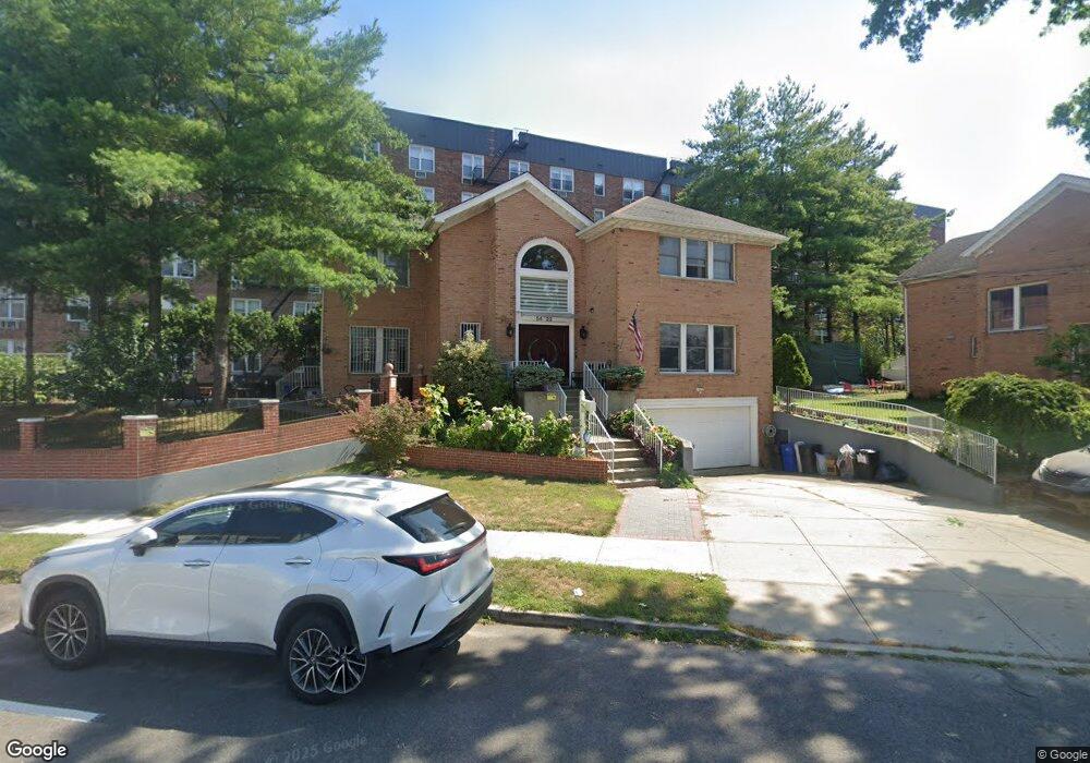 5422 Little Neck Pkwy, Little Neck, NY 11362 - photo 1