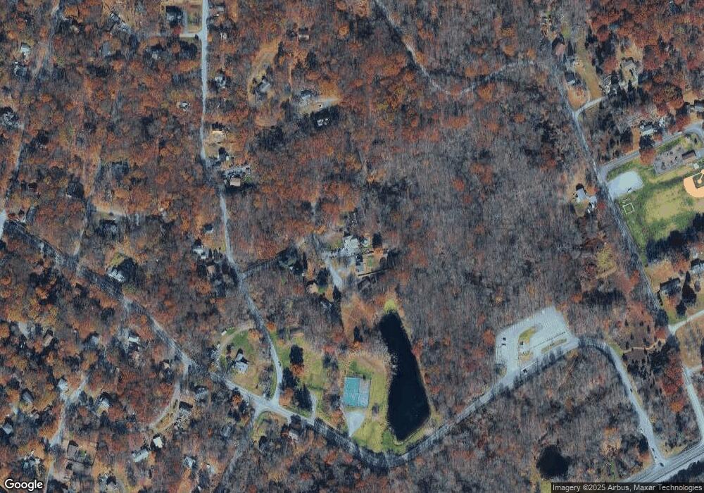 205 Stag Ct S, Bushkill, PA 18324 - photo 1