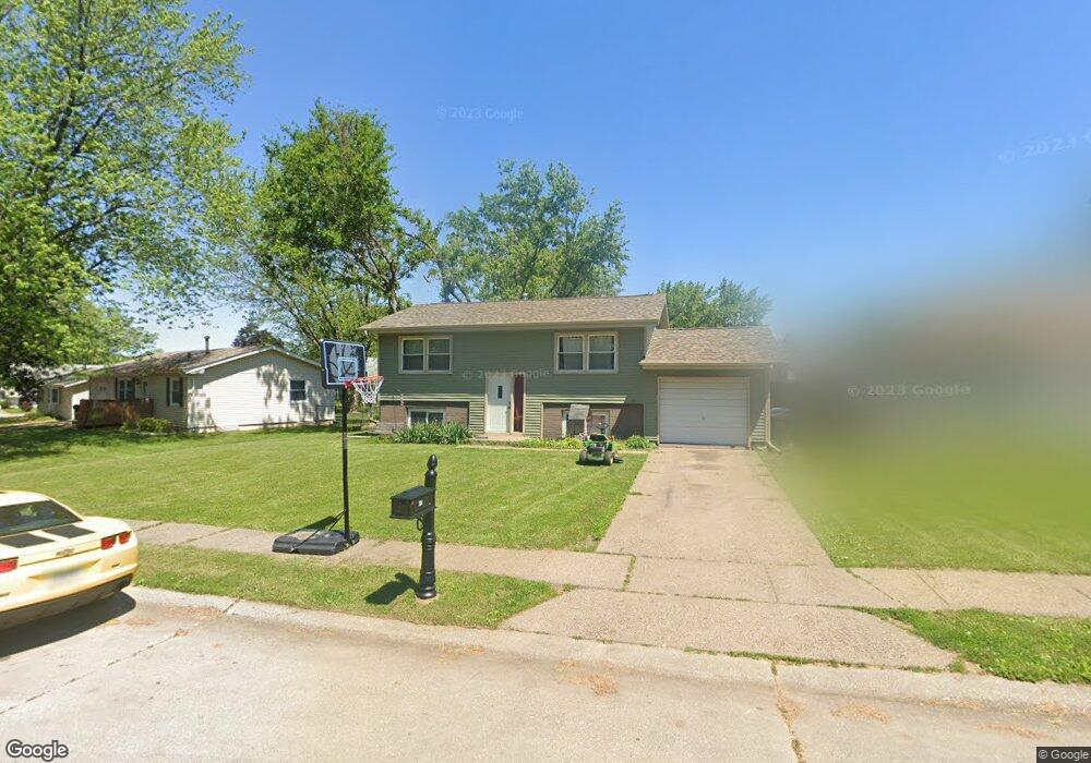334 W 63rd St, Davenport, IA 52806 - photo 1