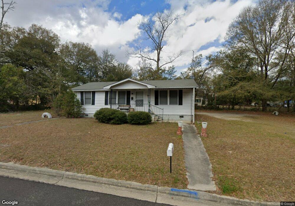 111 Martin Luther King jr Dr, Claxton, GA 30417 - photo 1