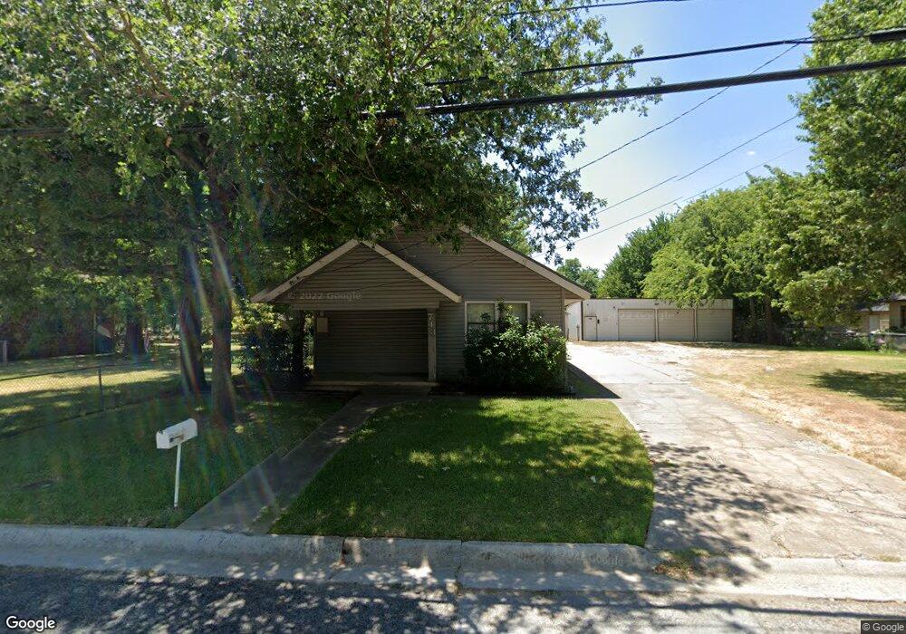 743 N Morris St, Gainesville, TX 76240 - photo 1