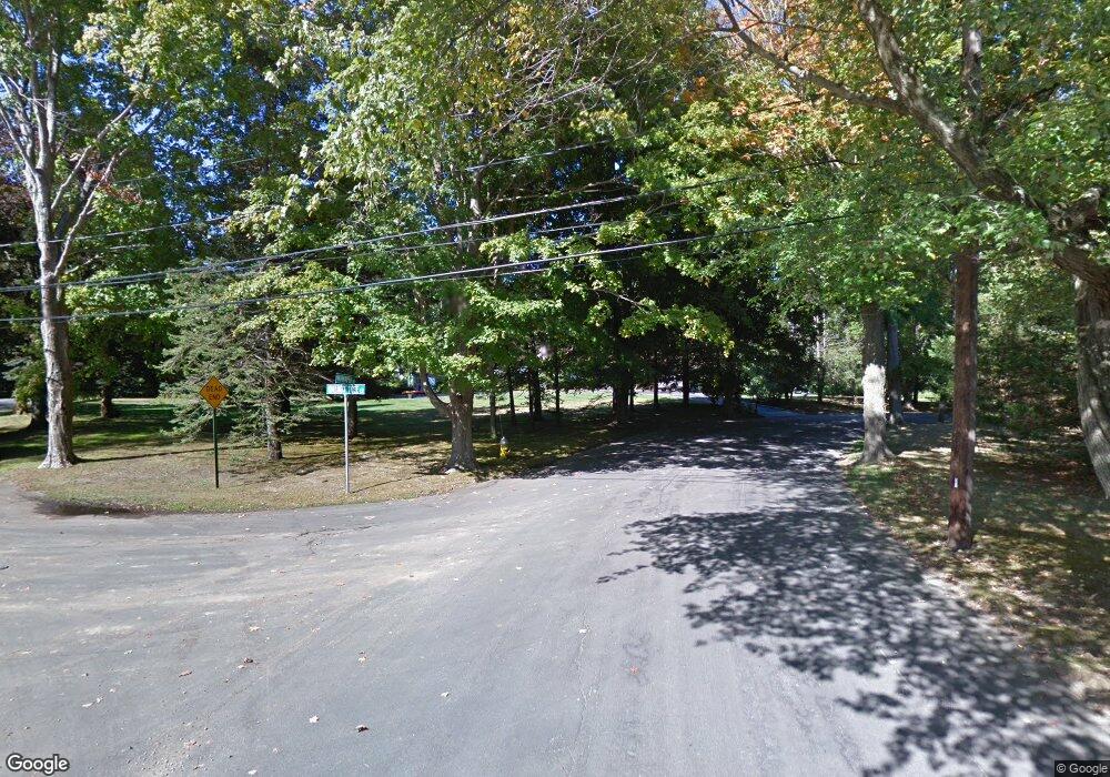 2 Walnut Tree Ln, Cold Spring Harbor, NY 11724 - photo 1