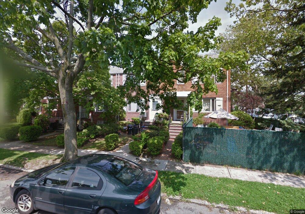 7347 174th St, Fresh Meadows, NY 11366 - photo 1