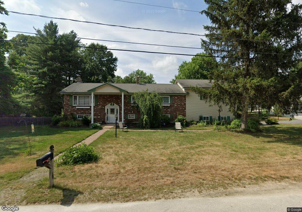 14 Wayne St, Hudson, NH 03051 - photo 1