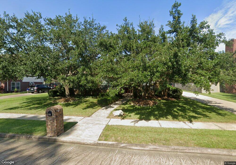 1701 Keystone Dr, Friendswood, TX 77546 - photo 1