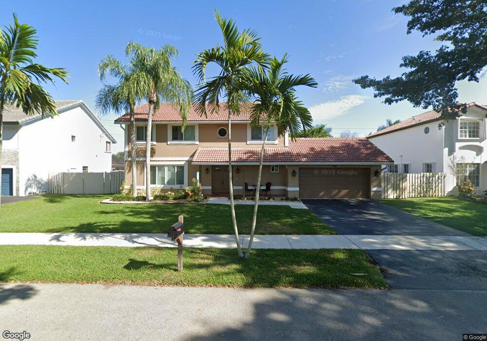 740 Greenbrier Ave, Davie, FL 33325 - photo 1