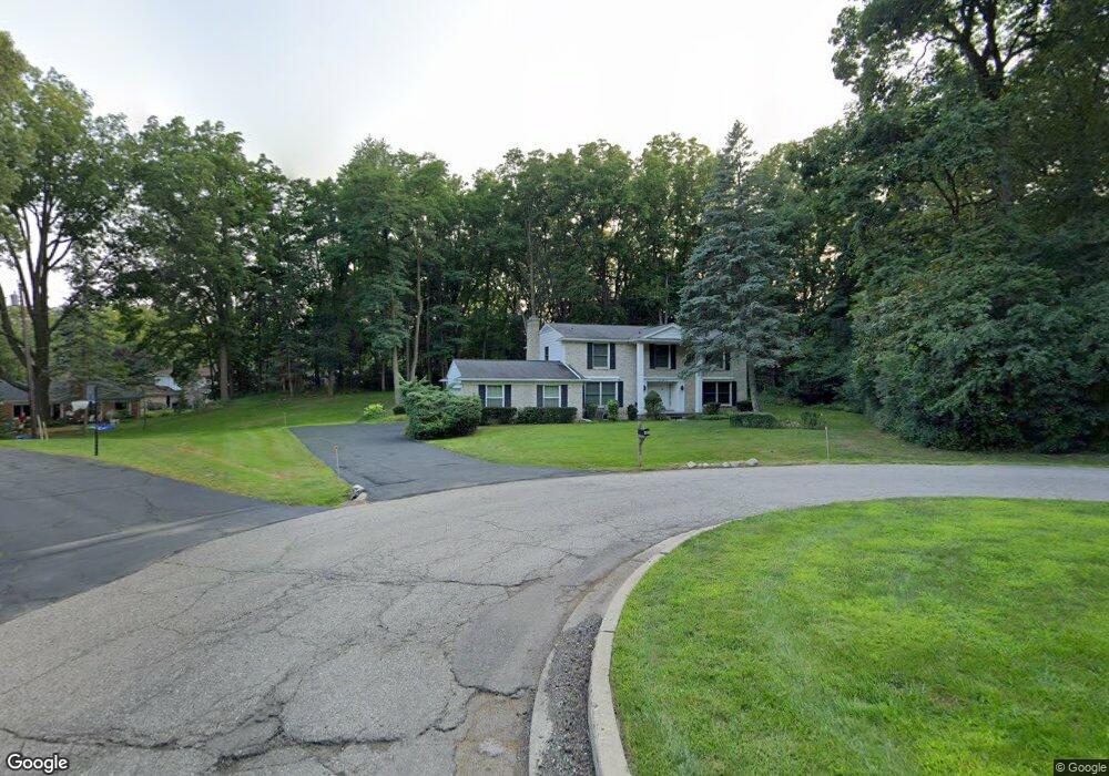 482 Whippers In Ct, Bloomfield Hills, MI 48304 - photo 1
