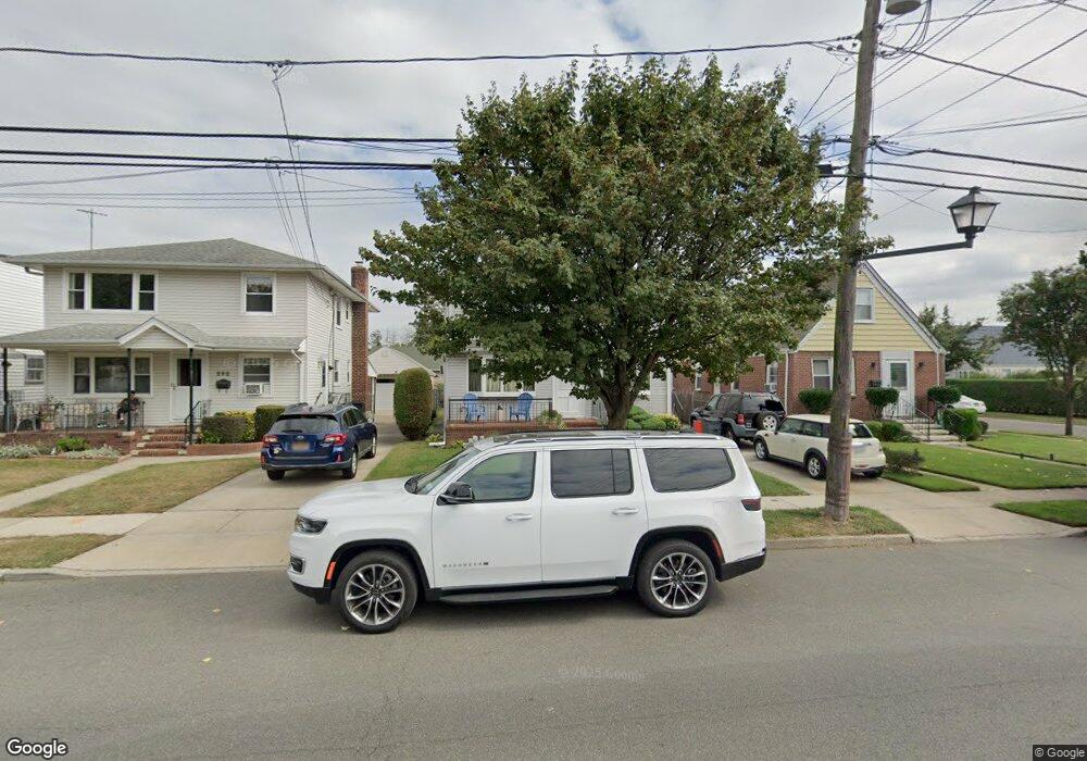 238 Sheridan Blvd, Mineola, NY 11501 - photo 1