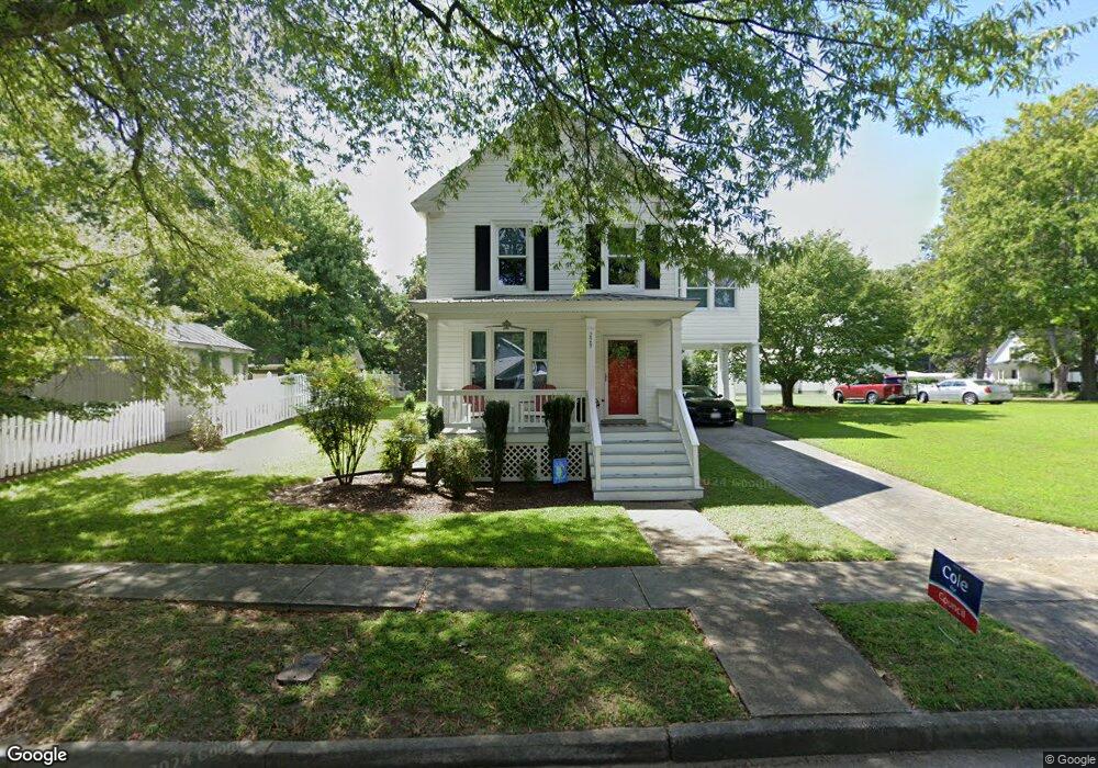 229 Lee St, West Point, VA 23181 - photo 1