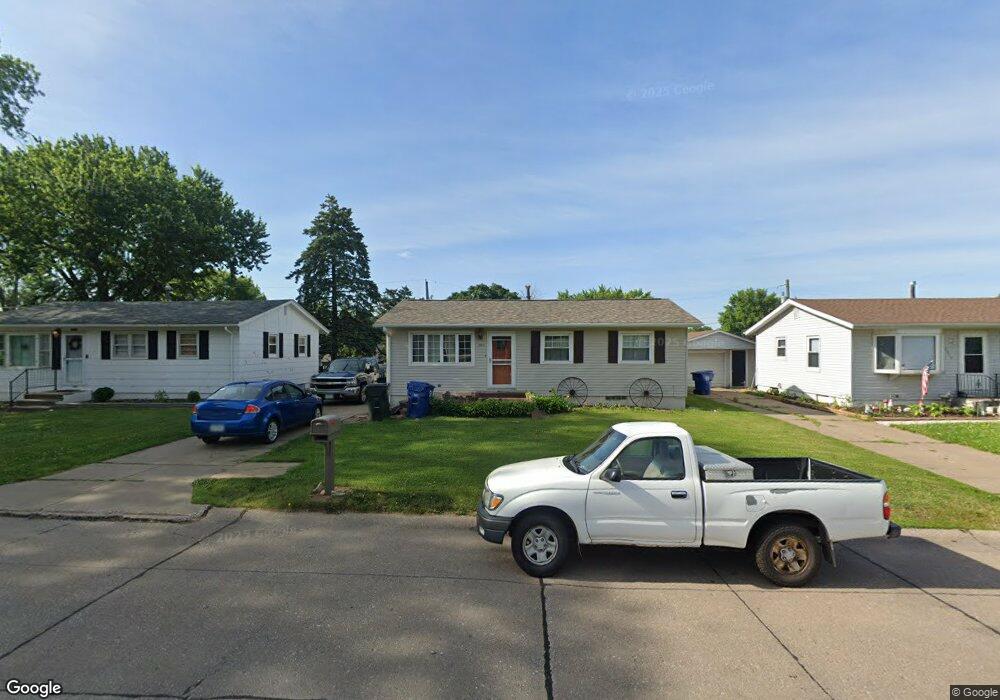 3211 W 67th St, Davenport, IA 52806 - photo 1