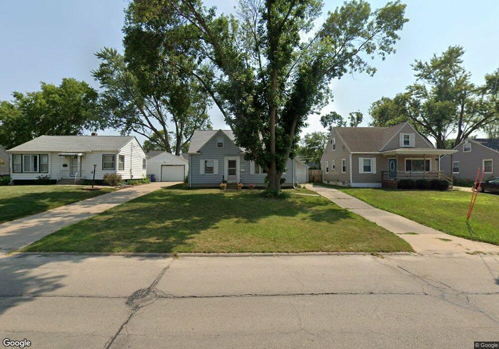 1911 1st Ave SW, Cedar Rapids, IA 52405 - photo 1