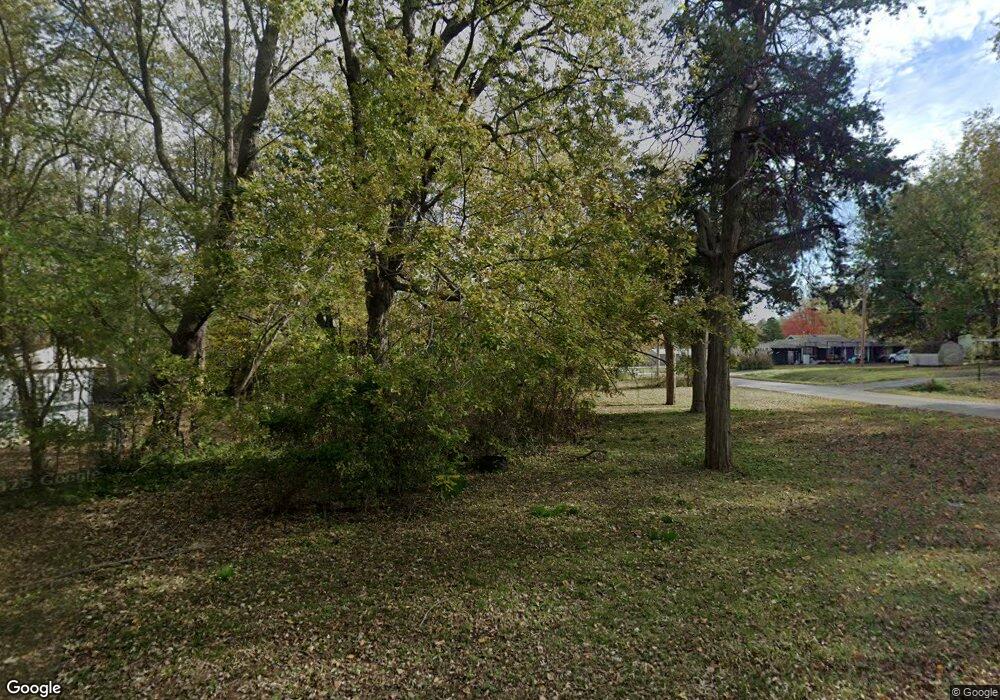 201 N Vine Ave, Cleveland, OK 74020 - photo 1