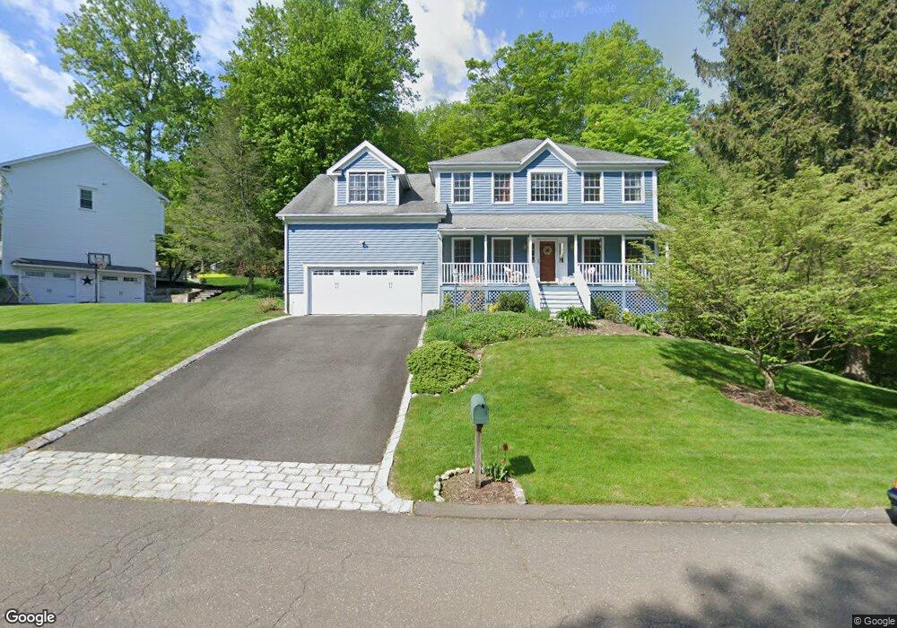 5 Sarenee Cir, Trumbull, CT 06611 - photo 1