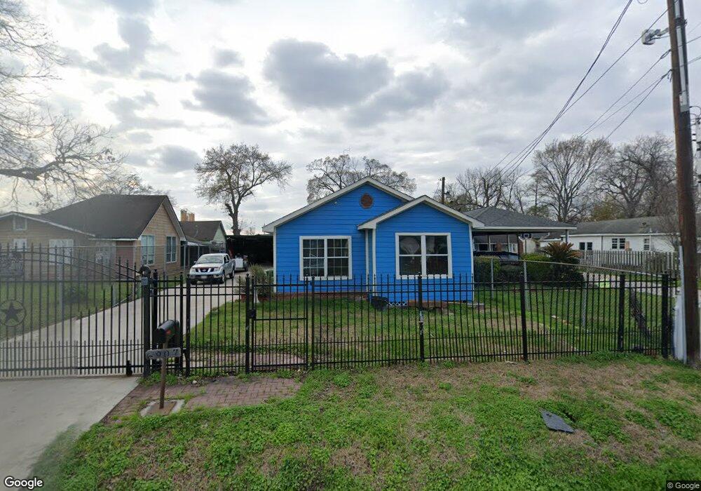 6907 Roswell St, Houston, TX 77022 - photo 1