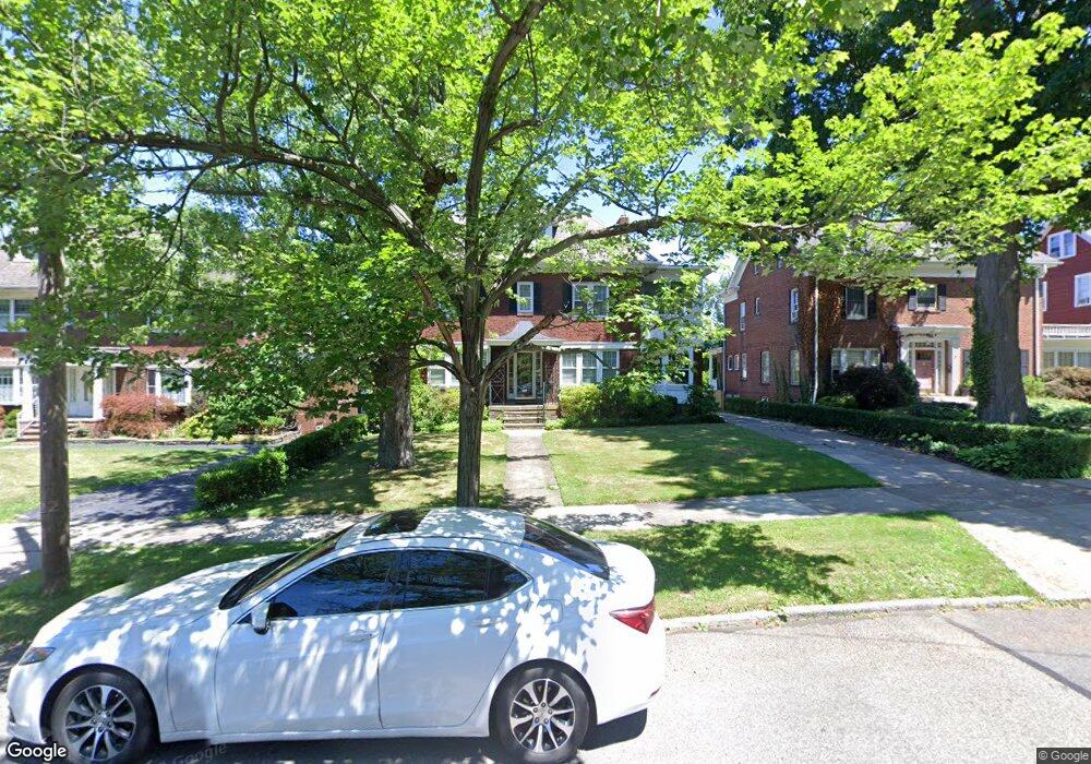 2661 Edgehill Rd, Cleveland, OH 44106 - photo 1
