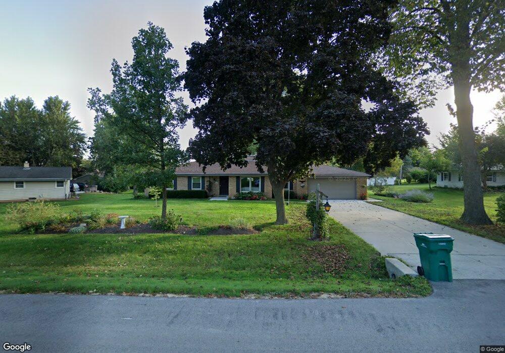 N80W15370 Valley View Dr, Menomonee Falls, WI 53051 - photo 1