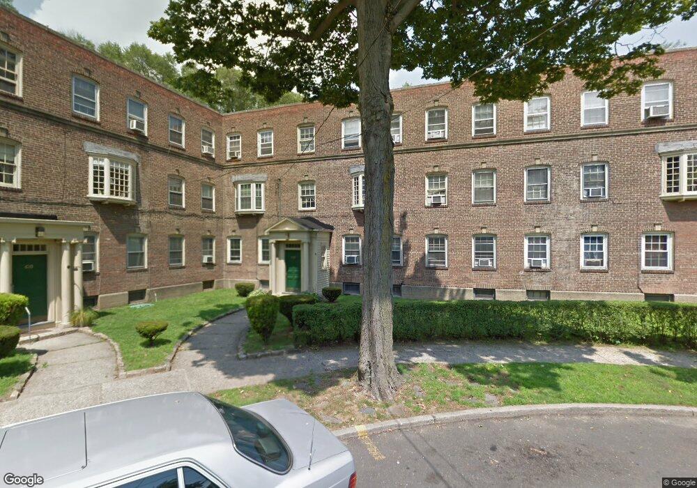 606 Wilmot Ave, Bridgeport, CT 06607 - photo 1