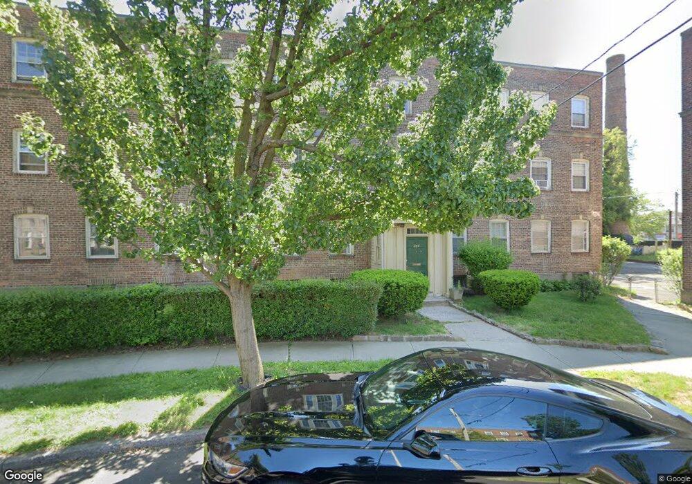 590 Wilmot Ave, Bridgeport, CT 06607 - photo 1