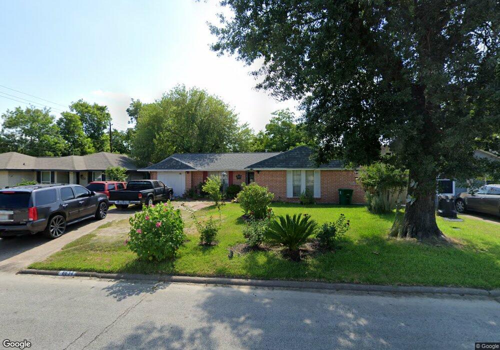 8634 Cottage Gate Ln, Houston, TX 77088 - photo 1