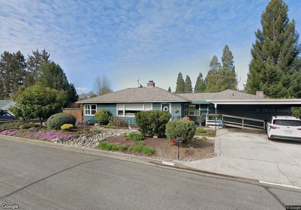 1030 SE Belle Aire Dr, Grants Pass, OR 97526 - photo 1