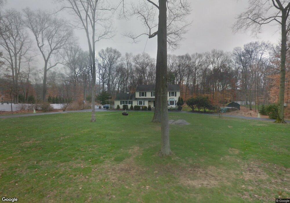 372 Cedar Ln, New Canaan, CT 06840 - photo 1